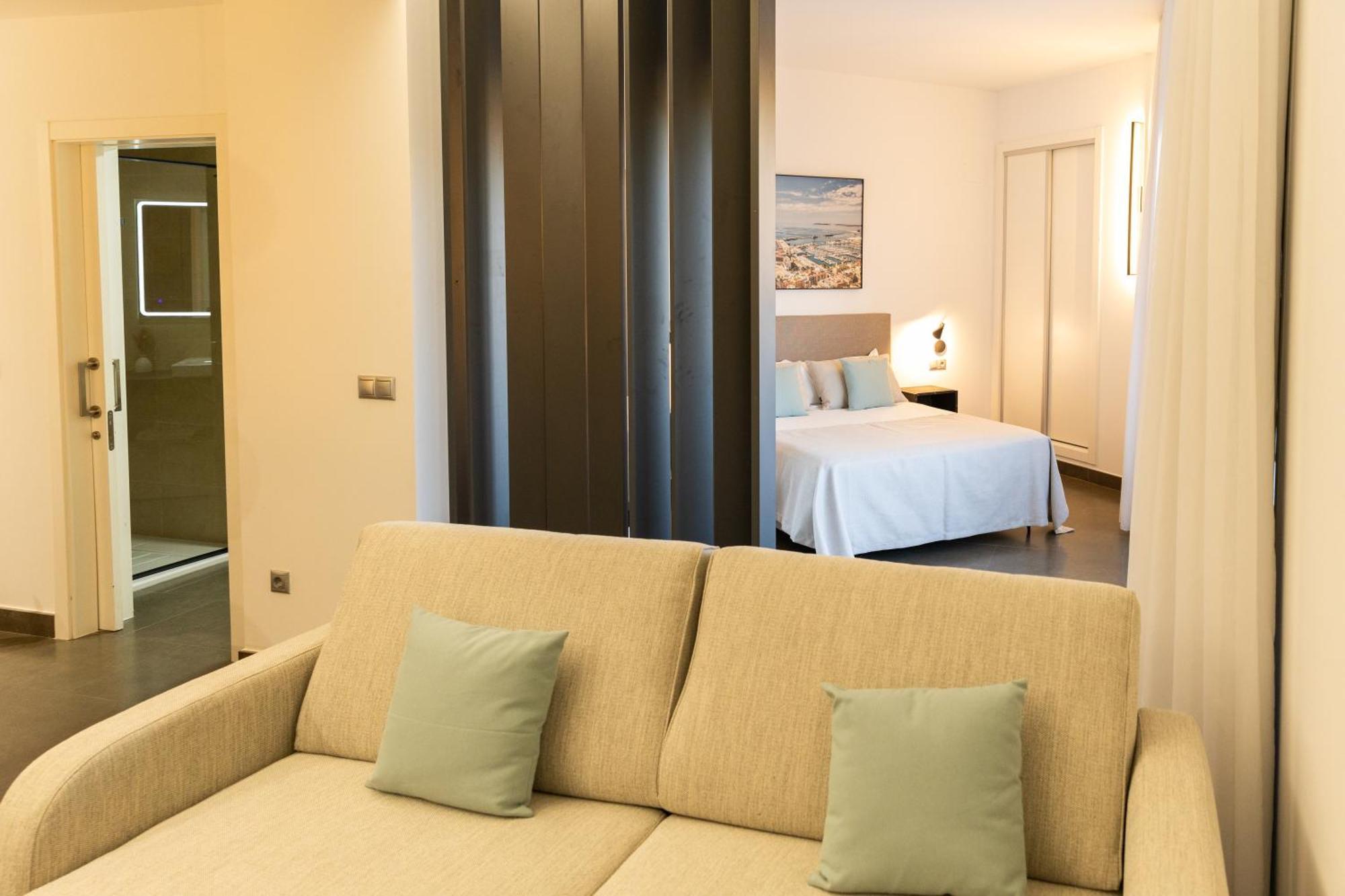 Guillman Suites Alicante Bagian luar foto