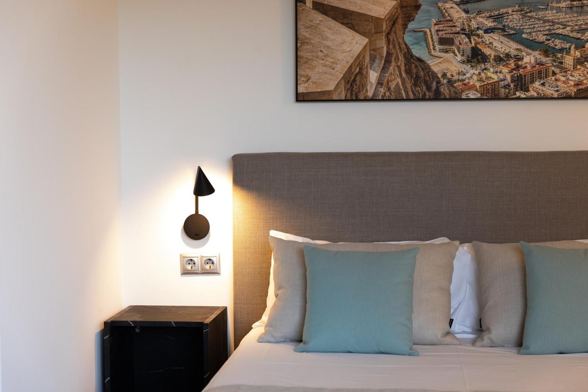 Guillman Suites Alicante Bagian luar foto