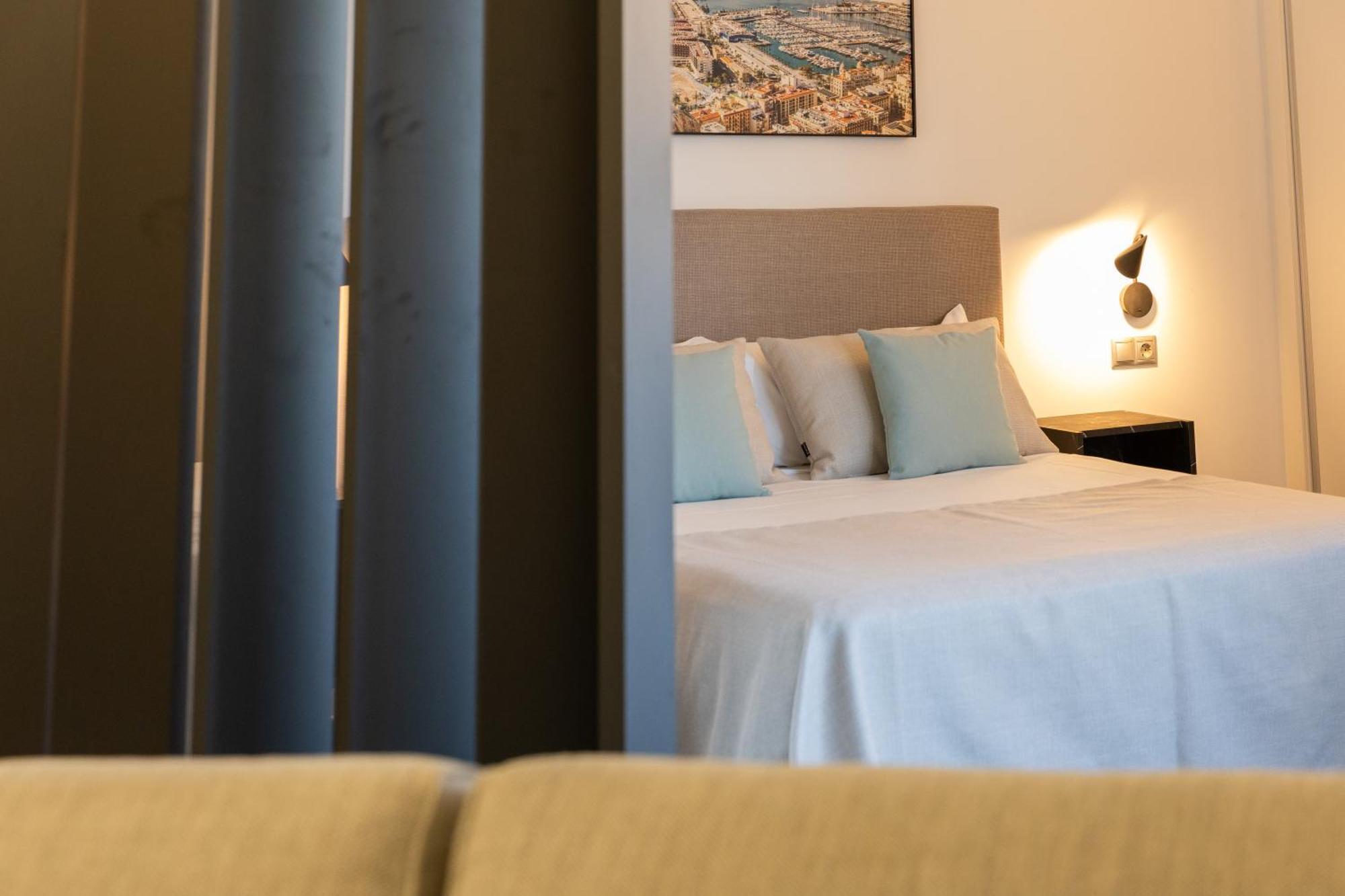 Guillman Suites Alicante Bagian luar foto
