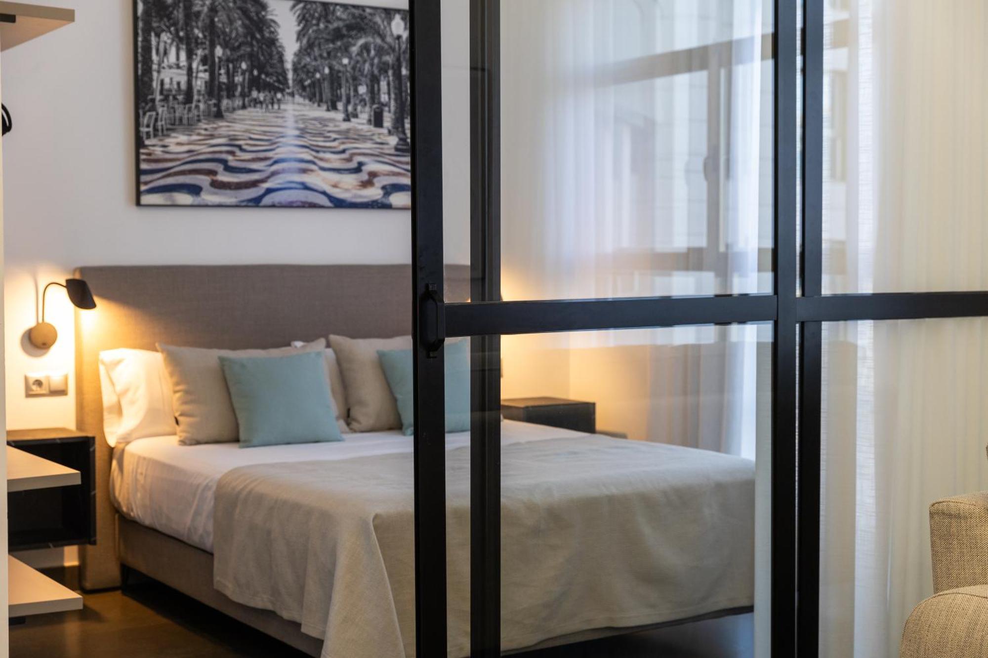 Guillman Suites Alicante Bagian luar foto