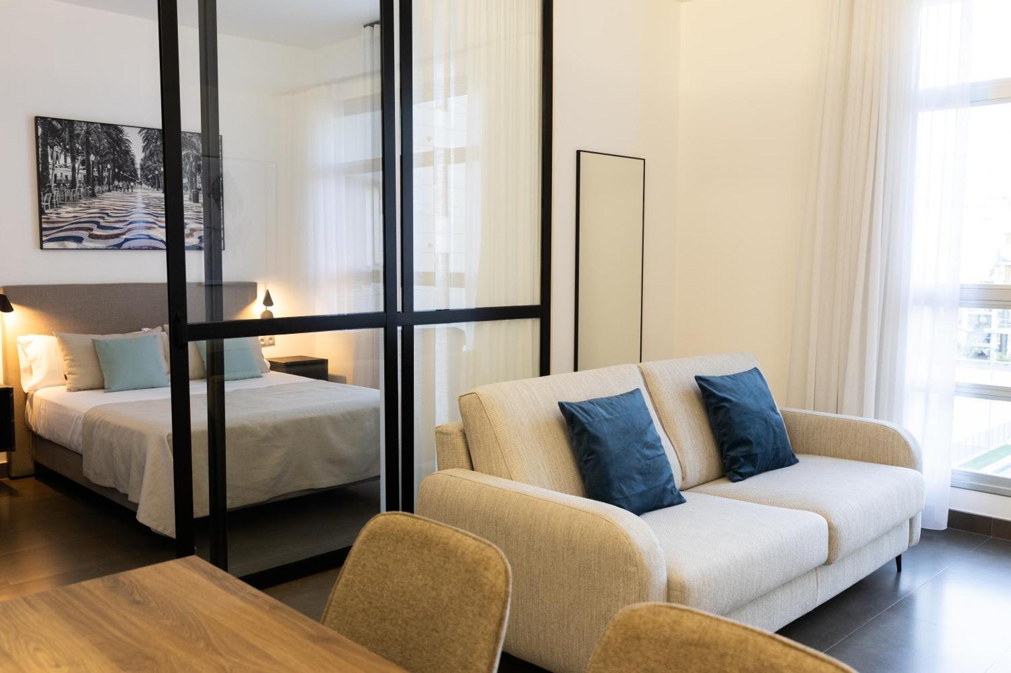 Guillman Suites Alicante Bagian luar foto